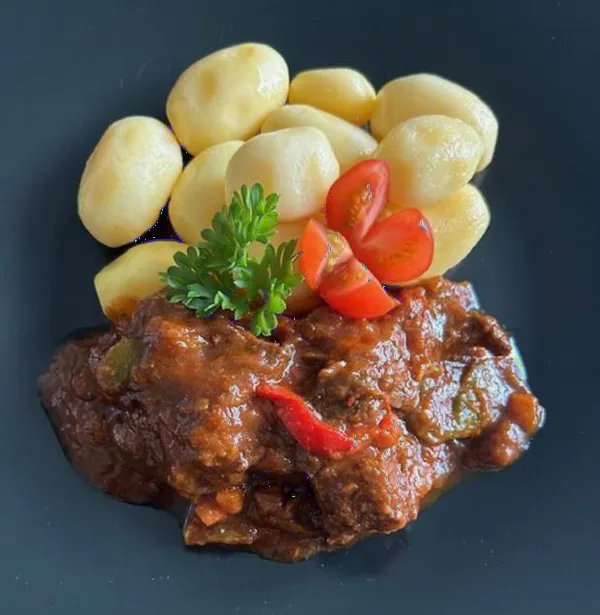Gulasch mit Kartoffeln