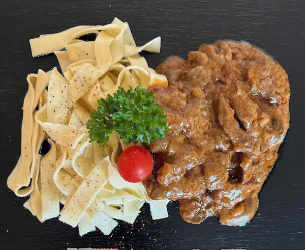 Rindergeschnetzeltes mit Bandnudeln