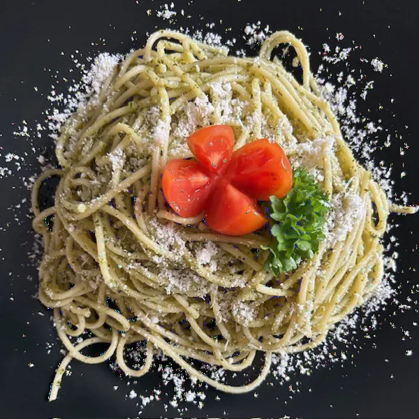 Spaghetti mit Basilikumpesto